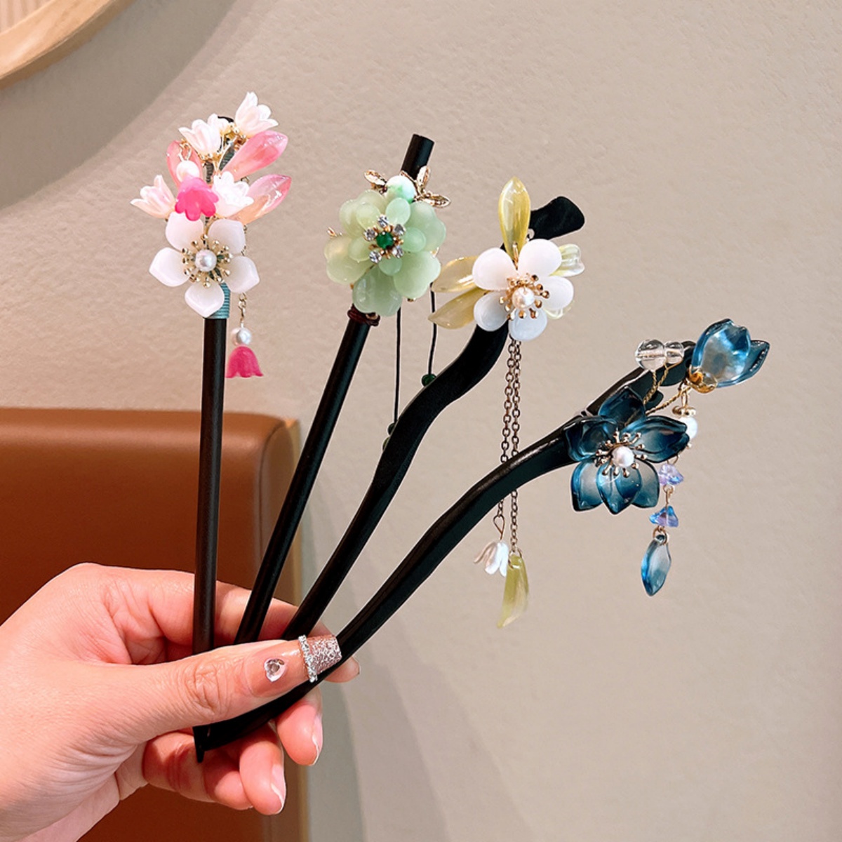 Exquisite Flower Tassel Wooden – обзор и цена Hanbok Hair Pin
